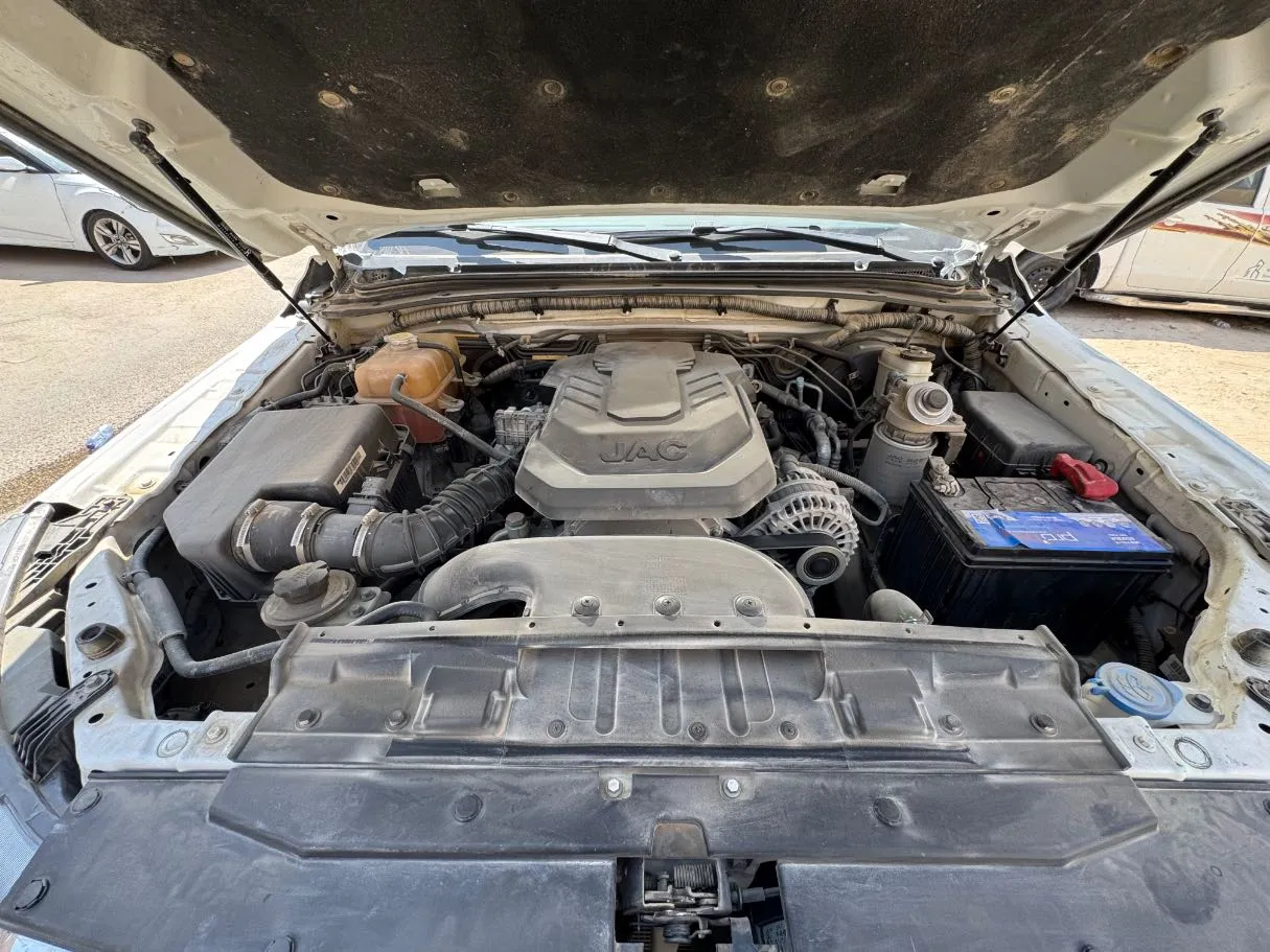 Car image 19