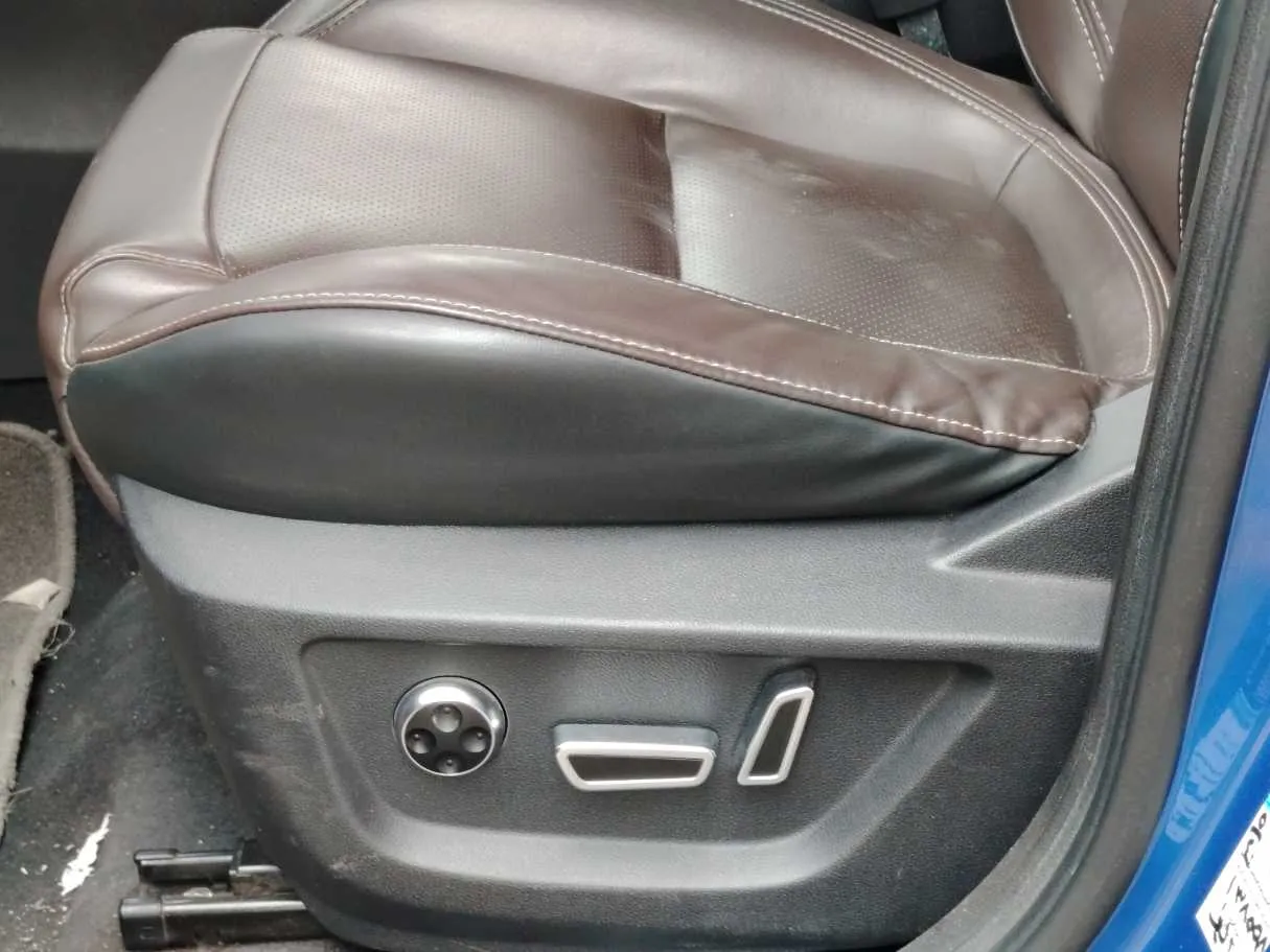 Car image 33