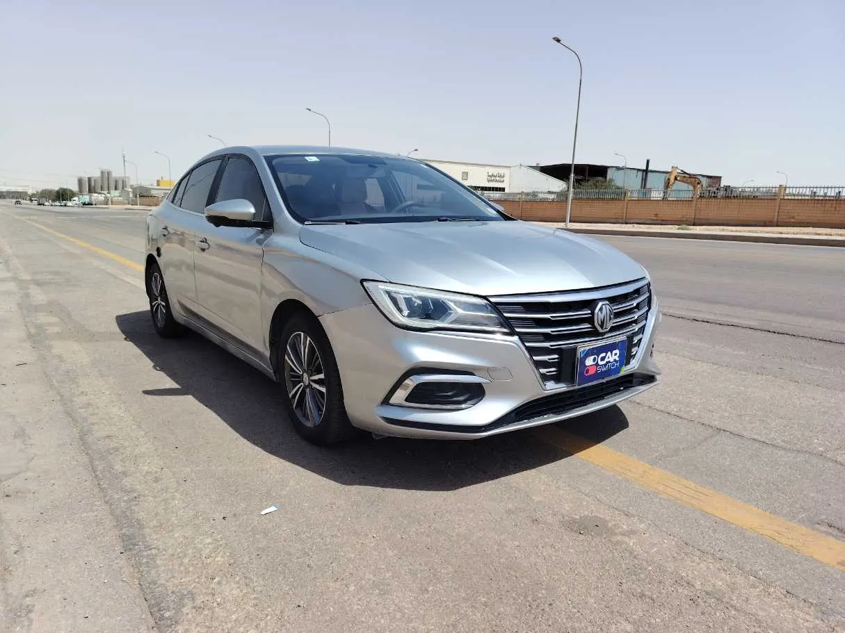 Car image 3