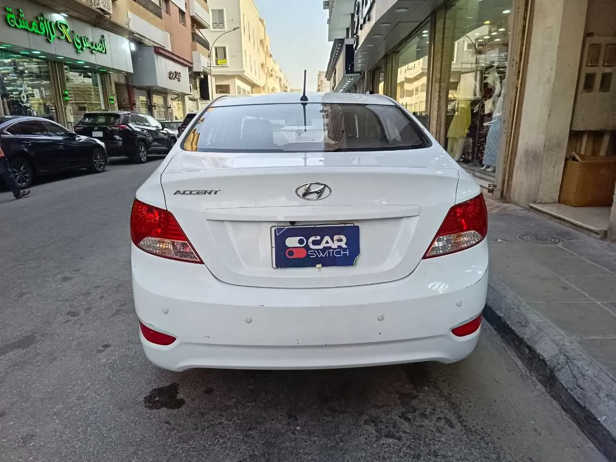 Car image 6