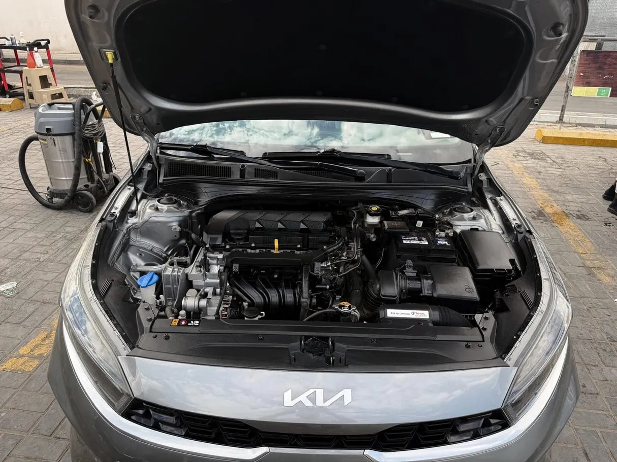 Car image 10