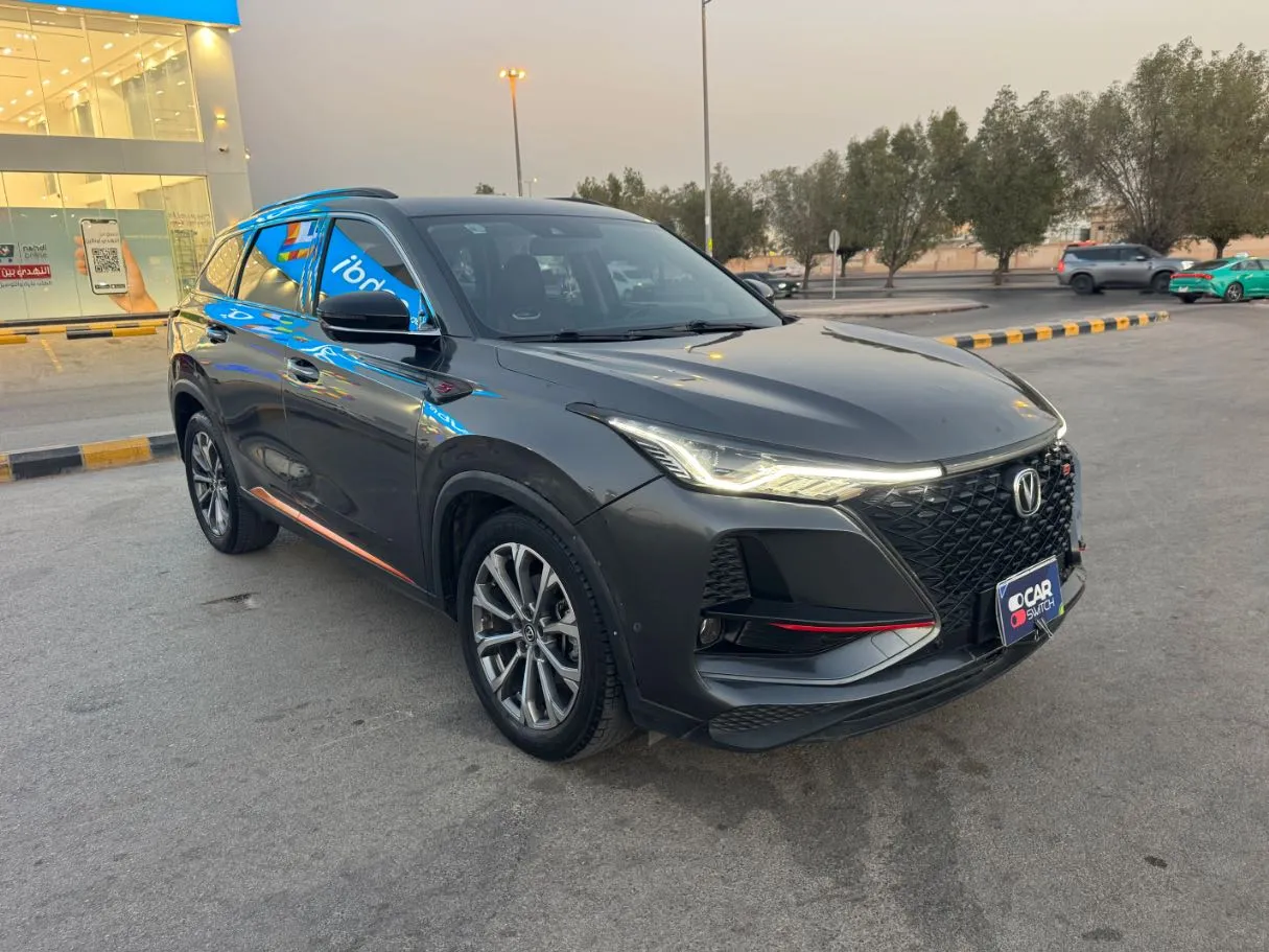 Car image 3