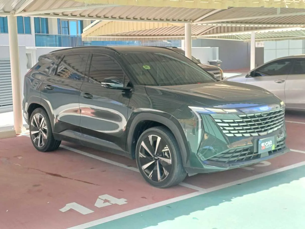 Car image 3