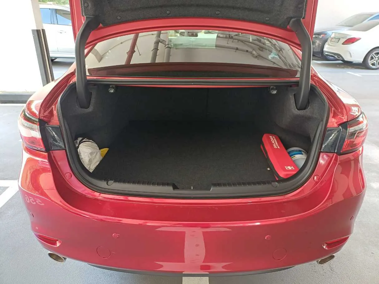 Car image 20