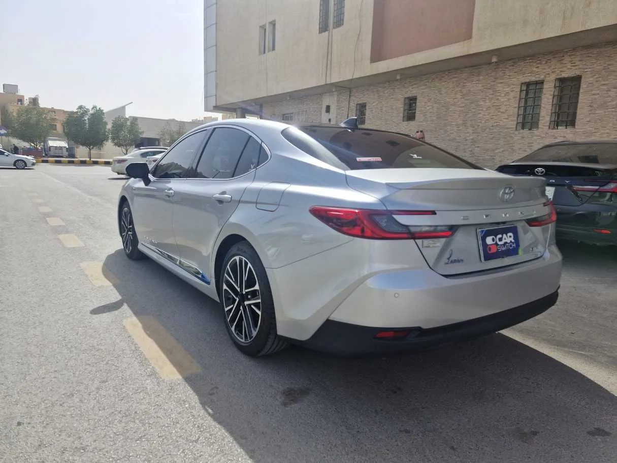 Car image 7