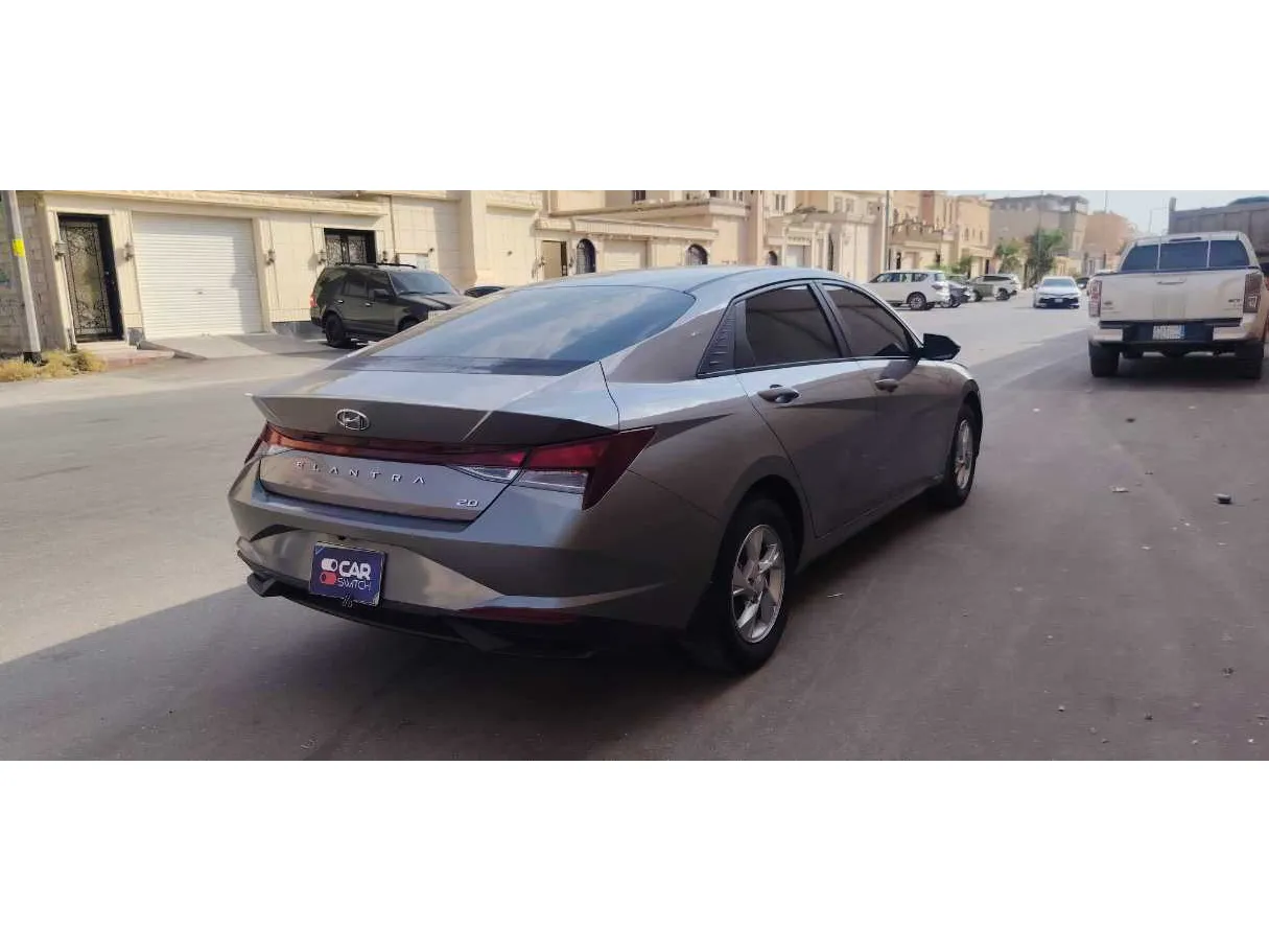 Car image 5