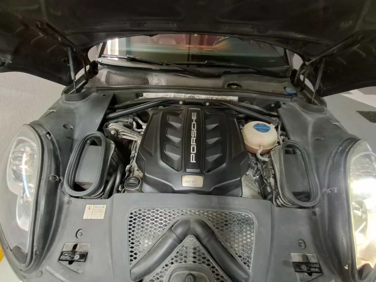 Car image 20