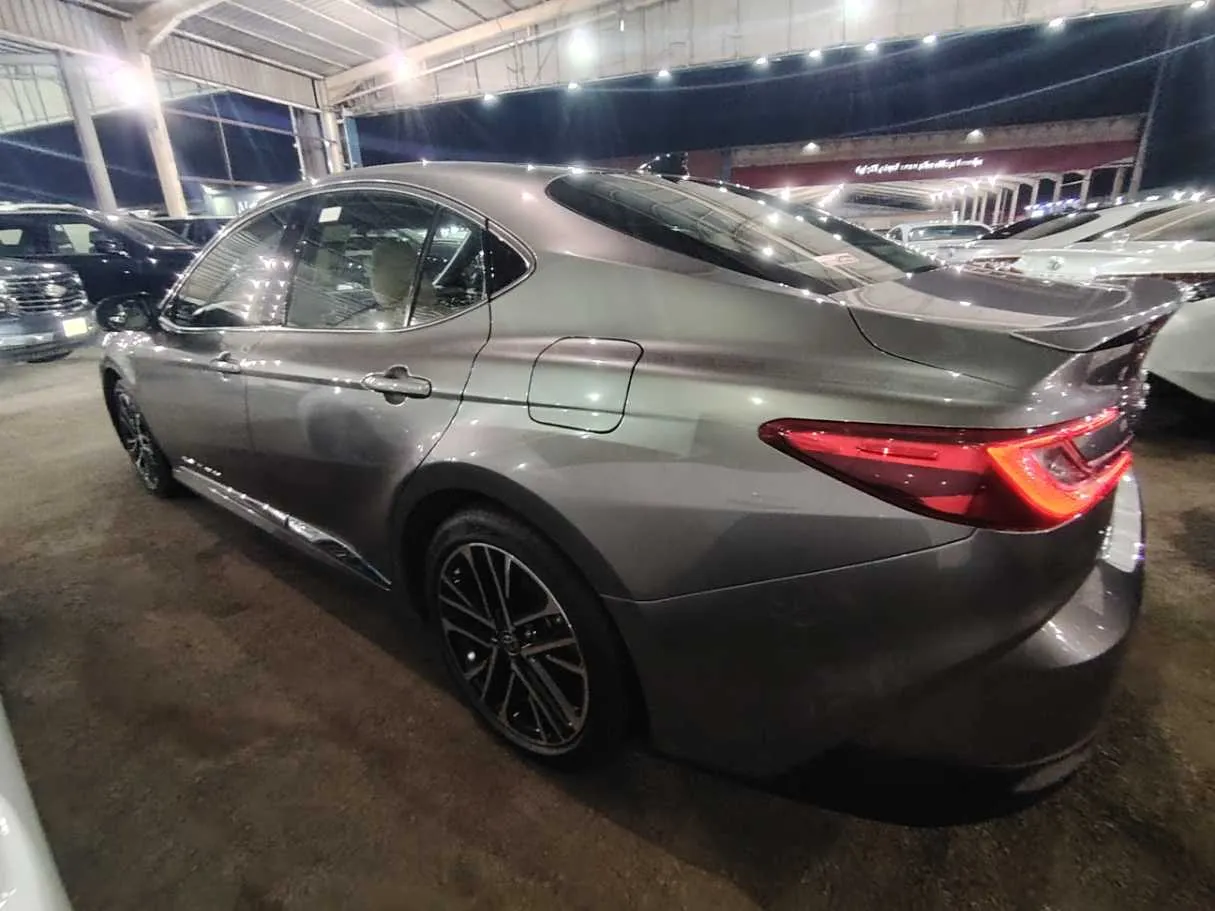 Car image 7