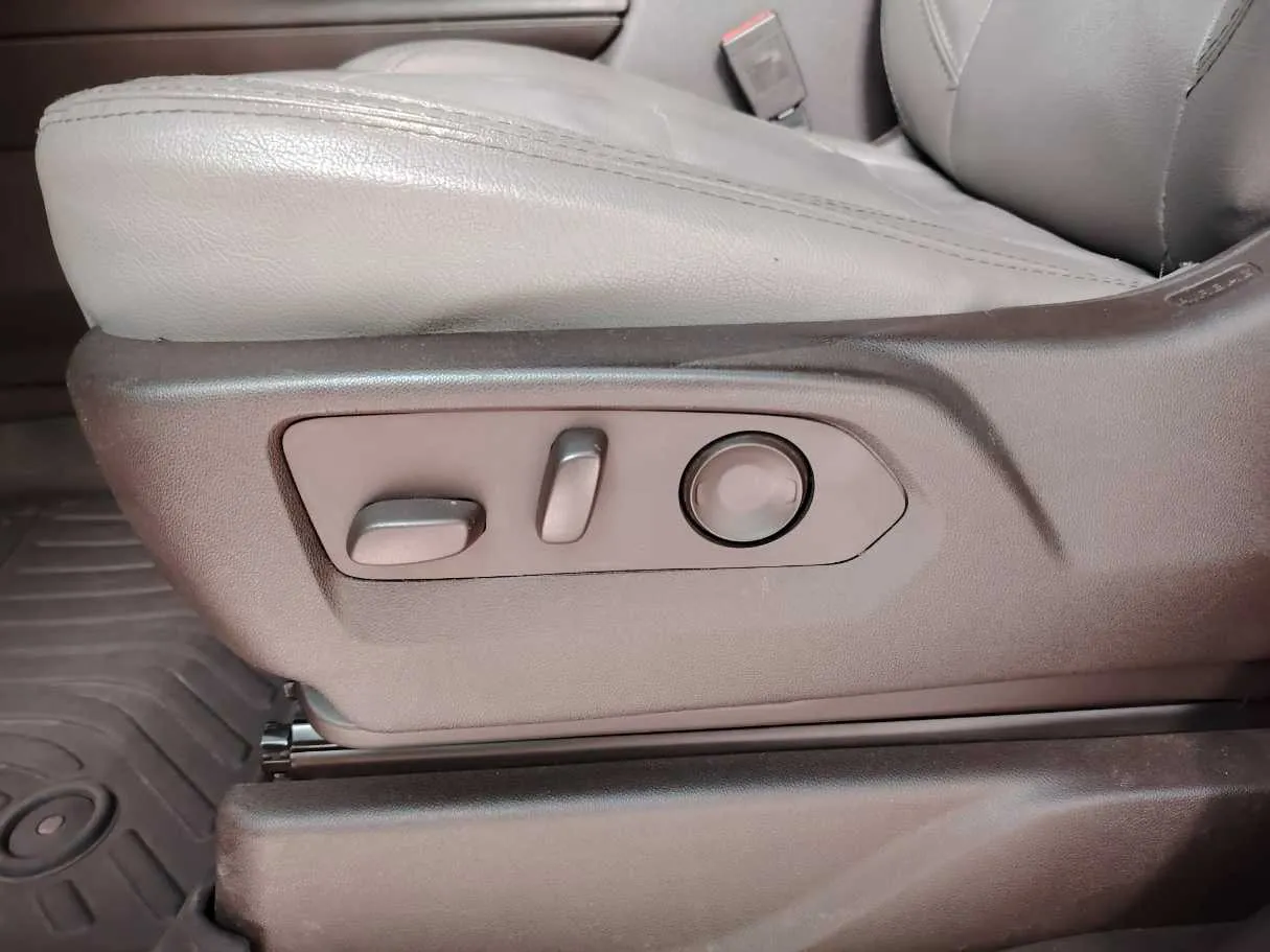 Car image 41