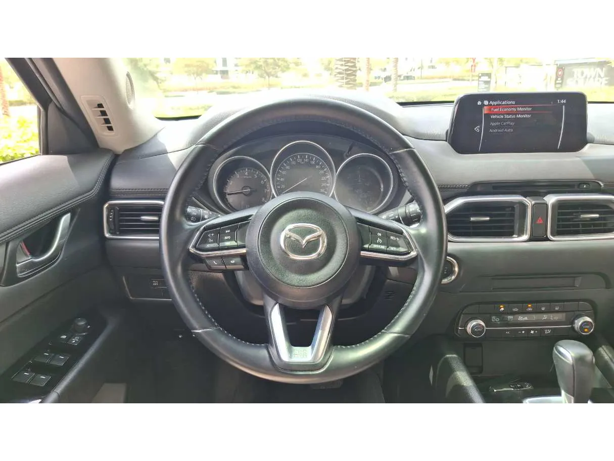 Car image 17