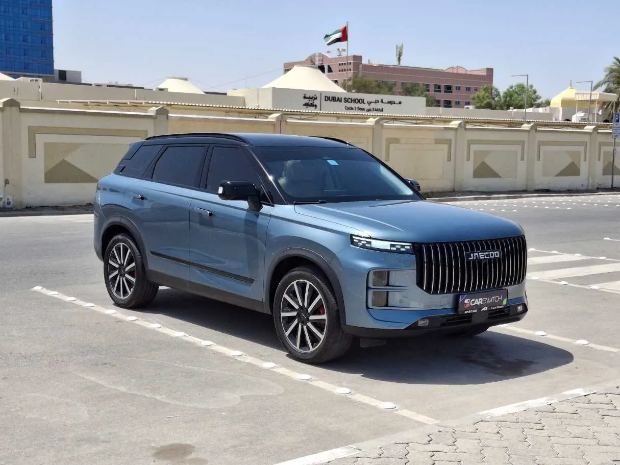 Car image 3