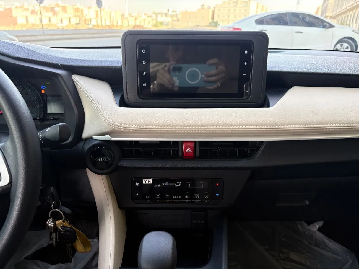 Car image 20