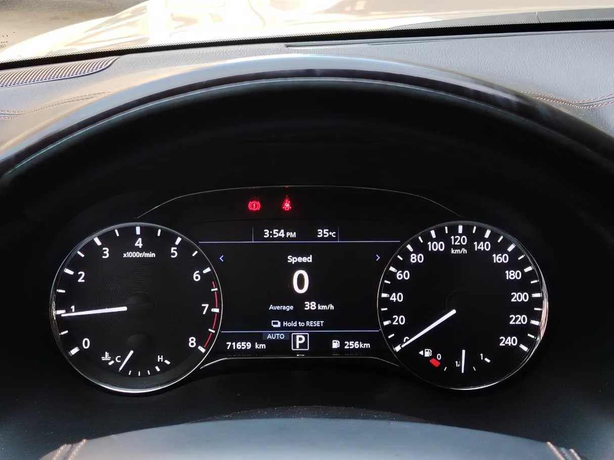 Car image 30