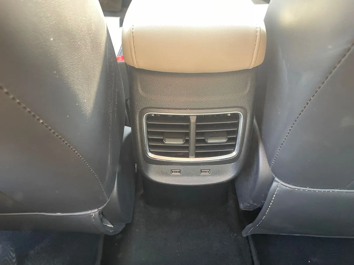 Car image 23