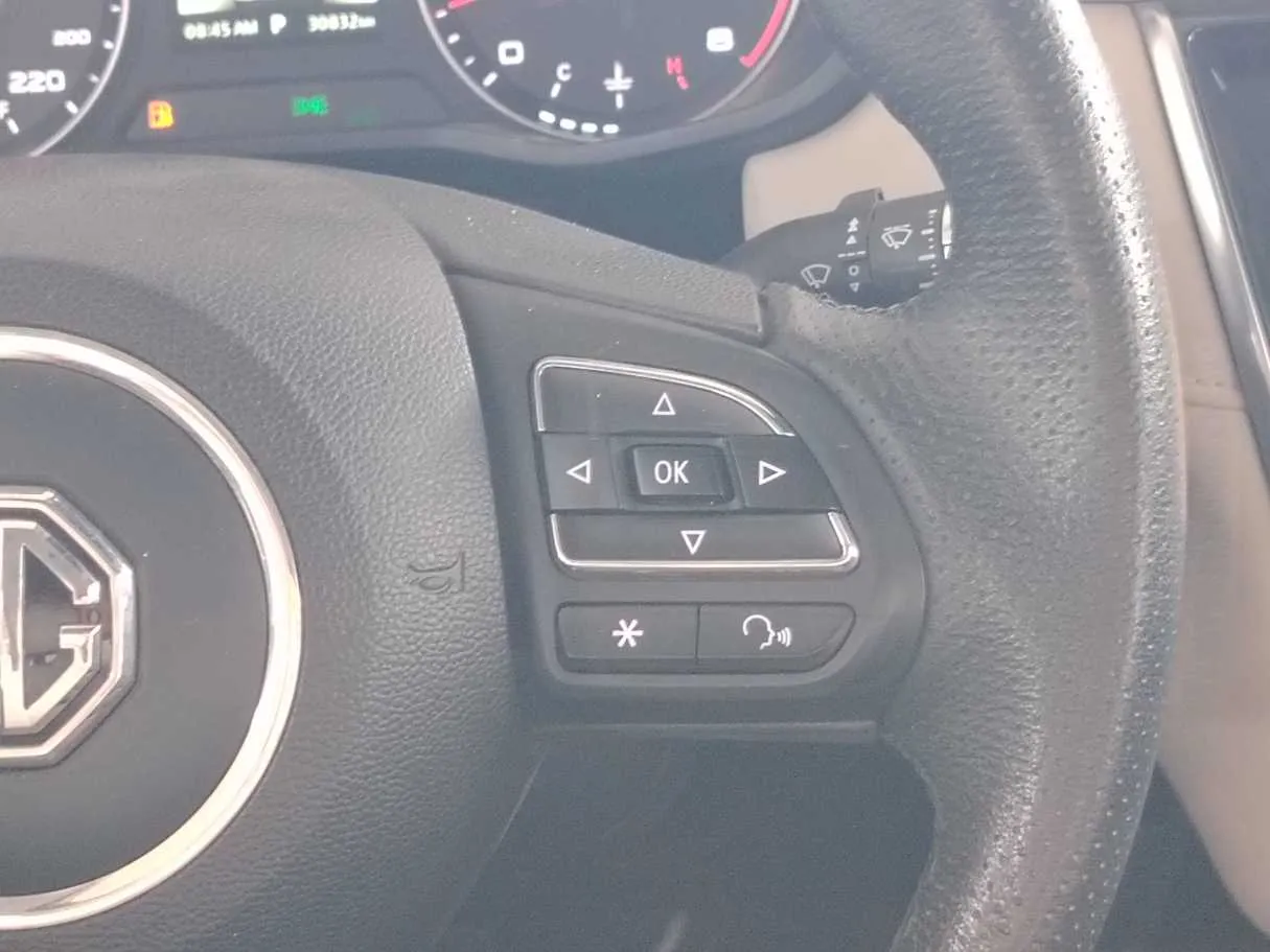 Car image 27