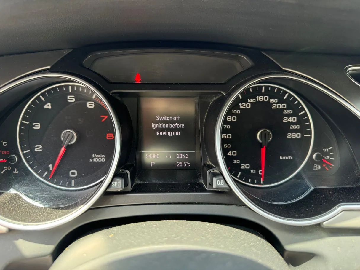 Car image 19