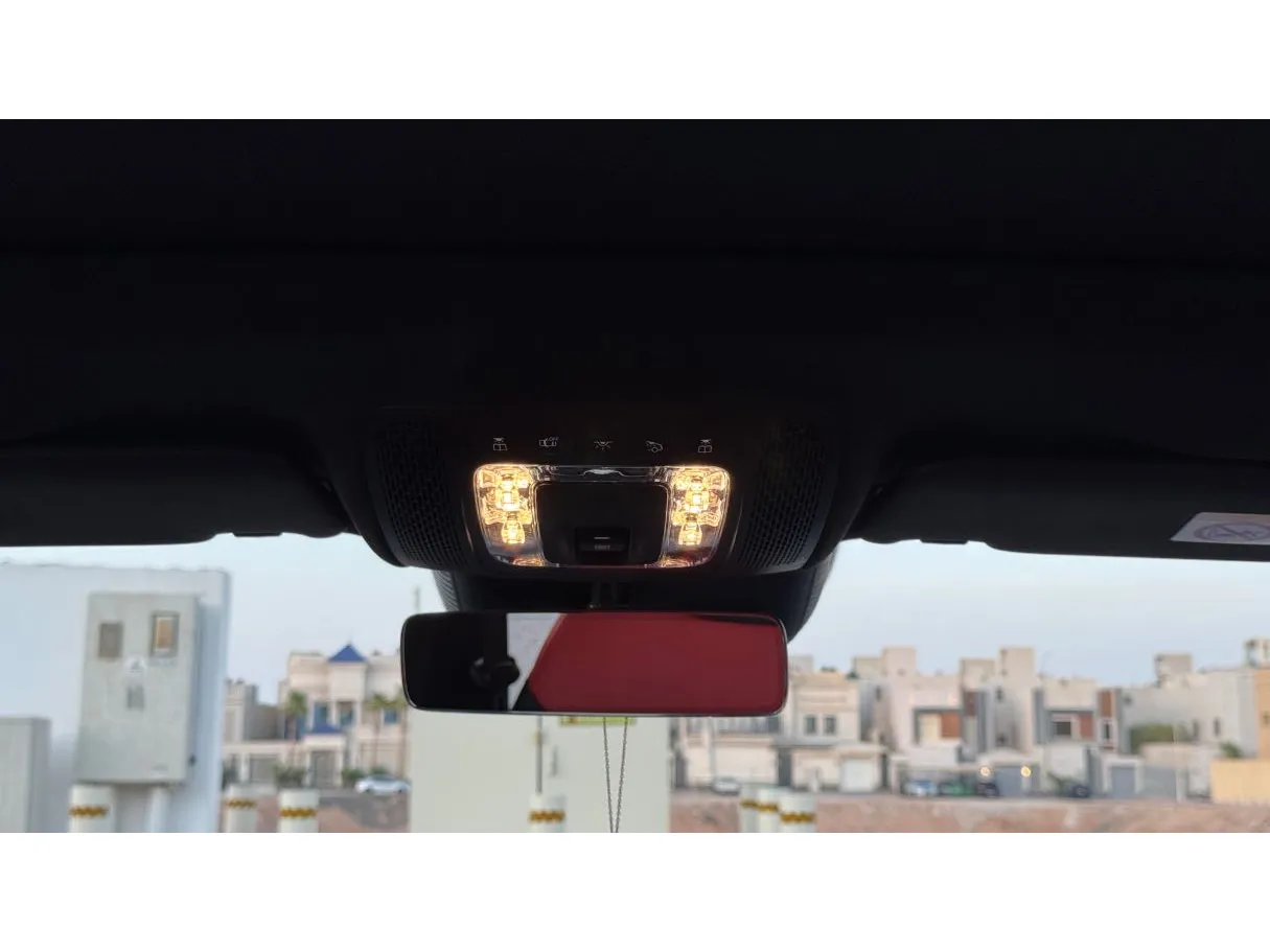 Car image 26