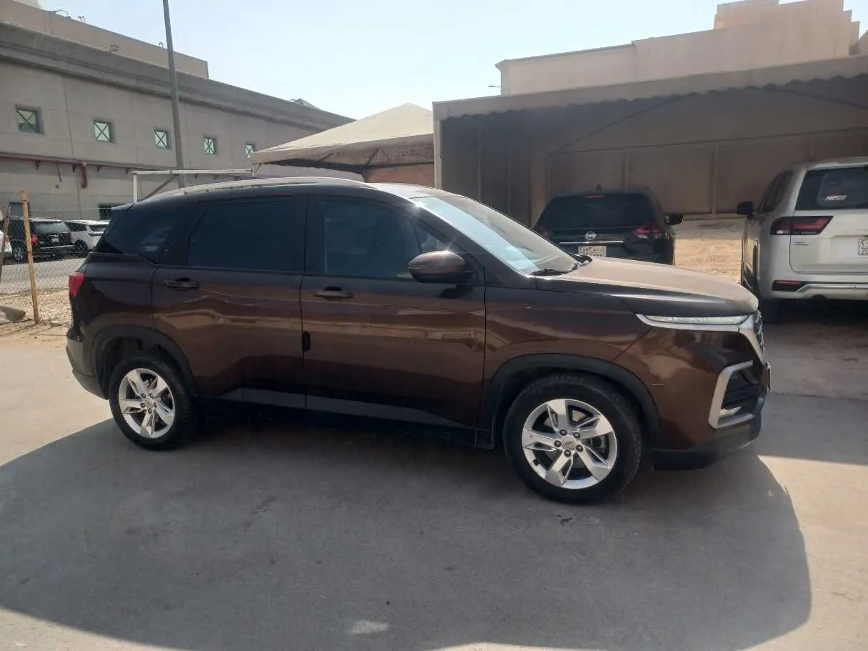 Car image 4