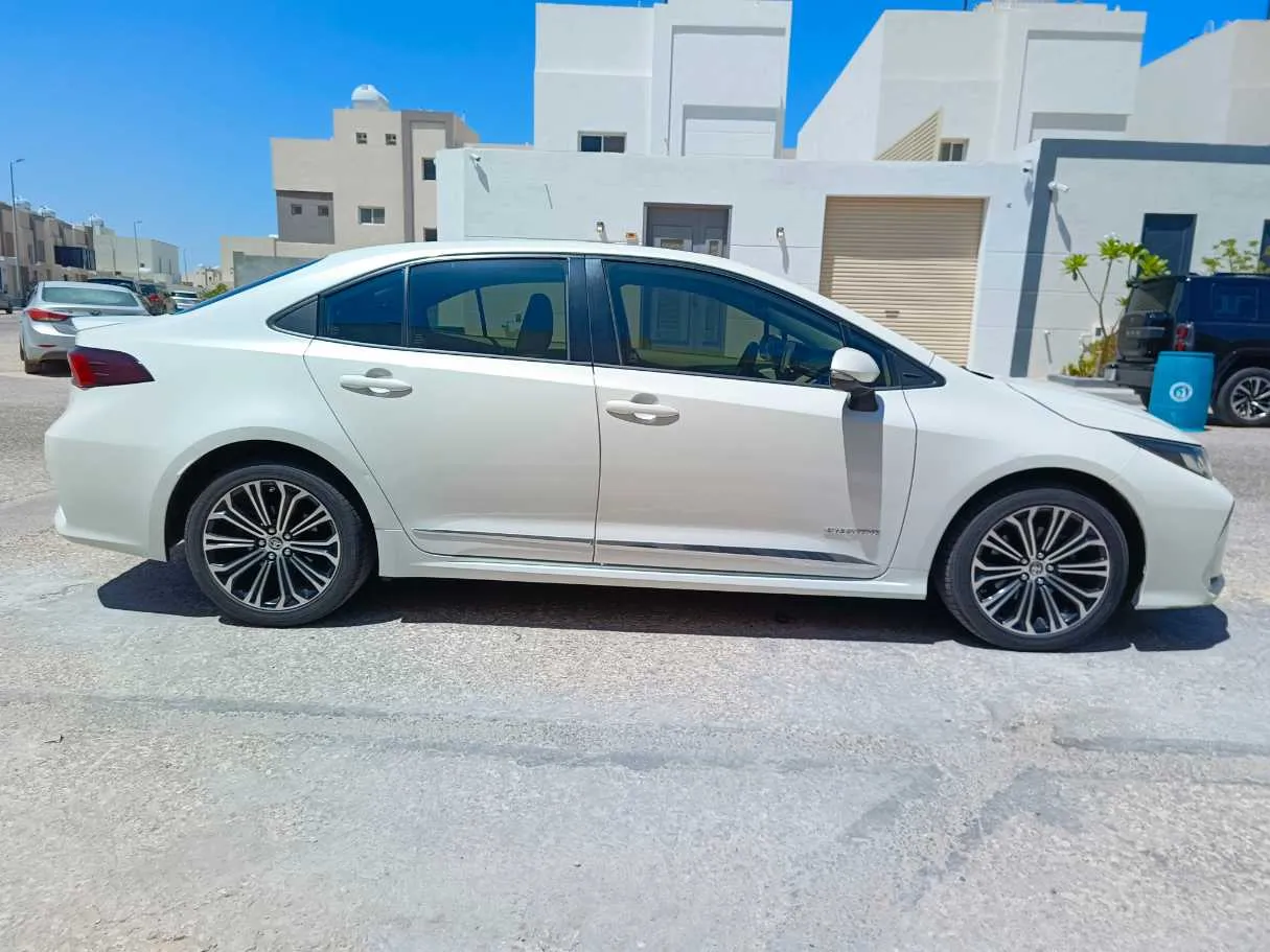 Car image 4