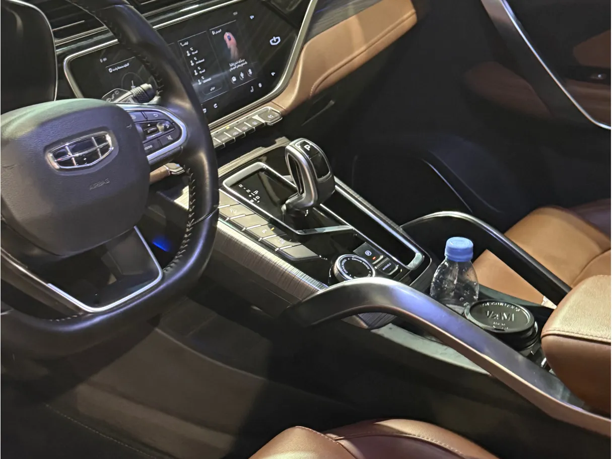 Car image 7