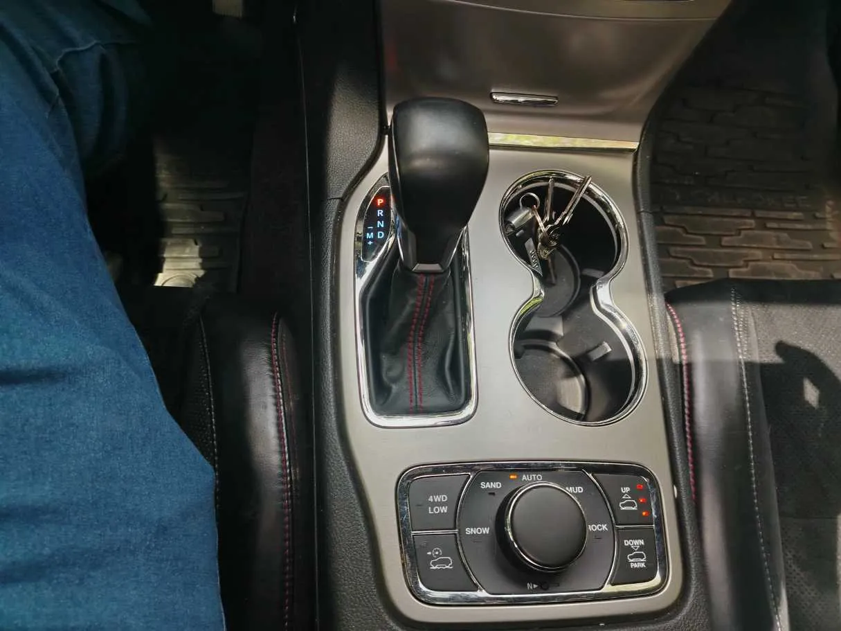 Car image 28