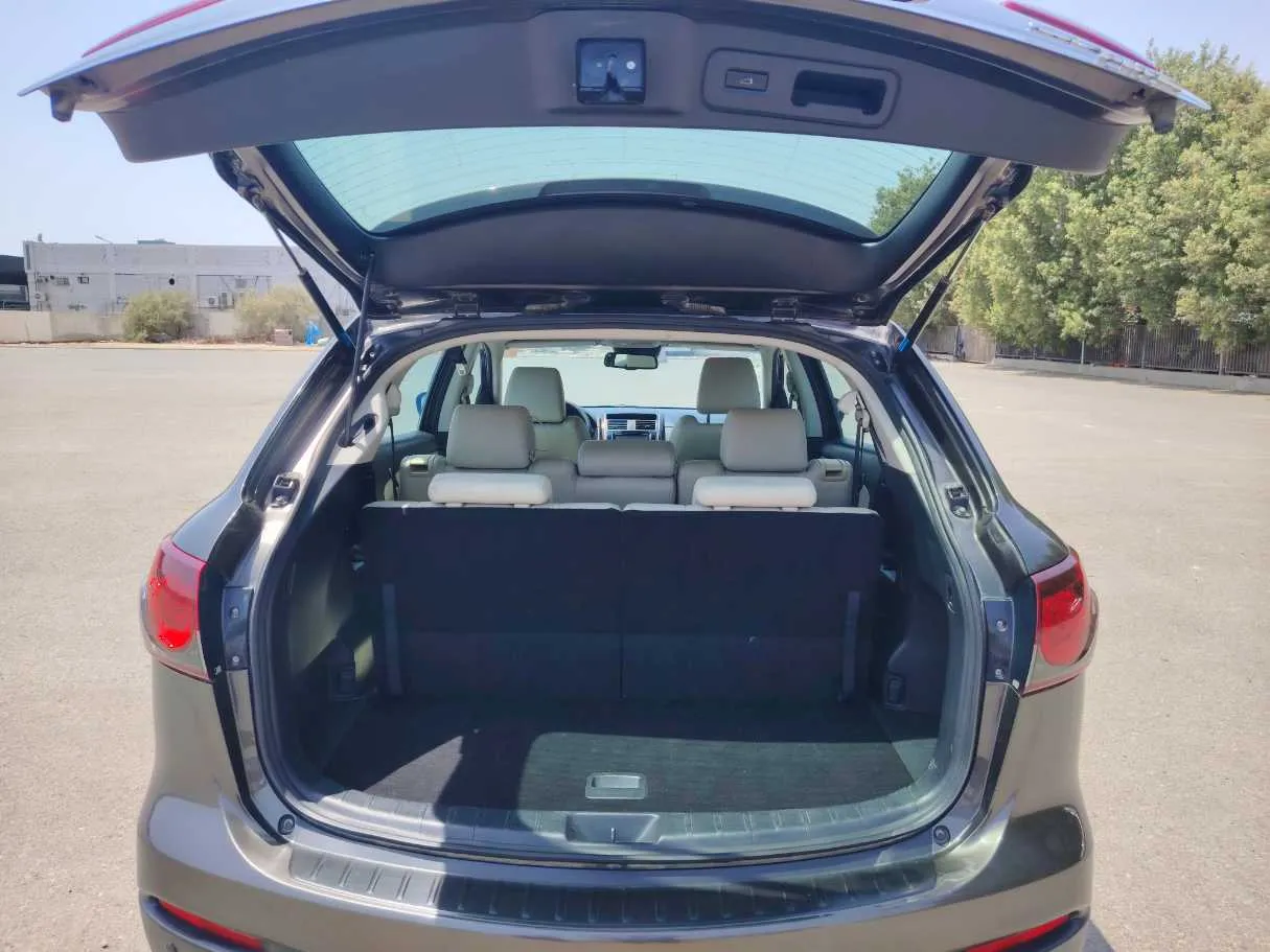 Car image 23