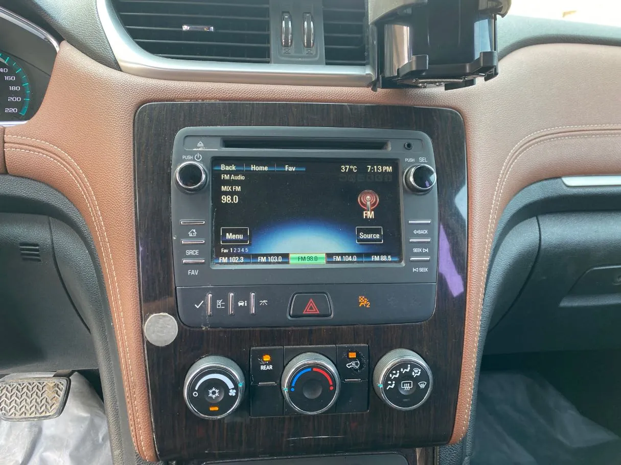 Car image 15