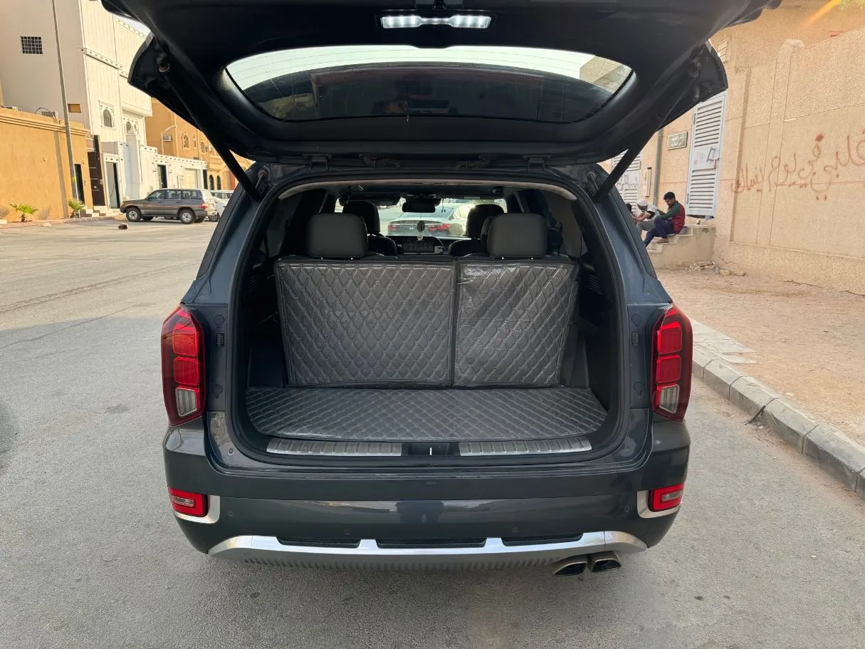 Car image 20