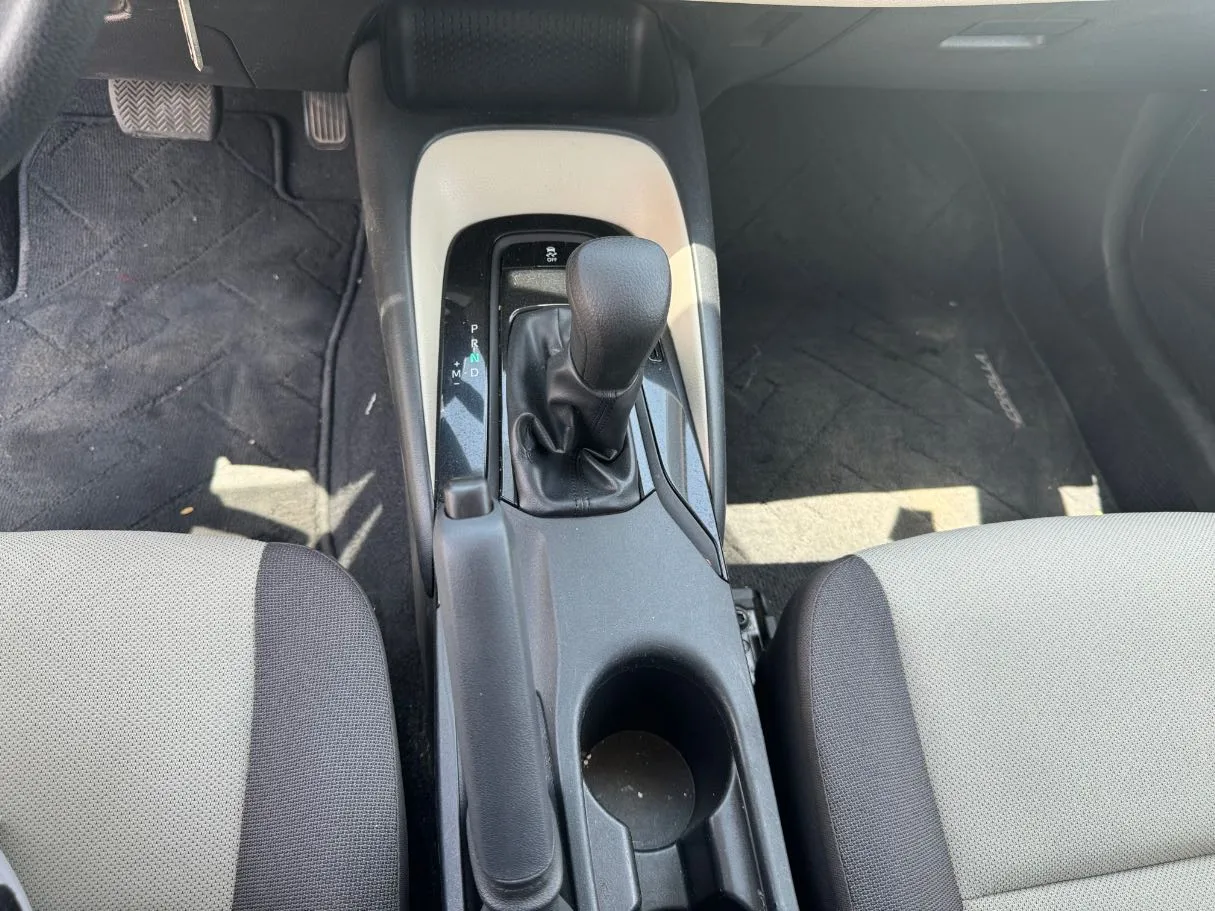 Car image 17