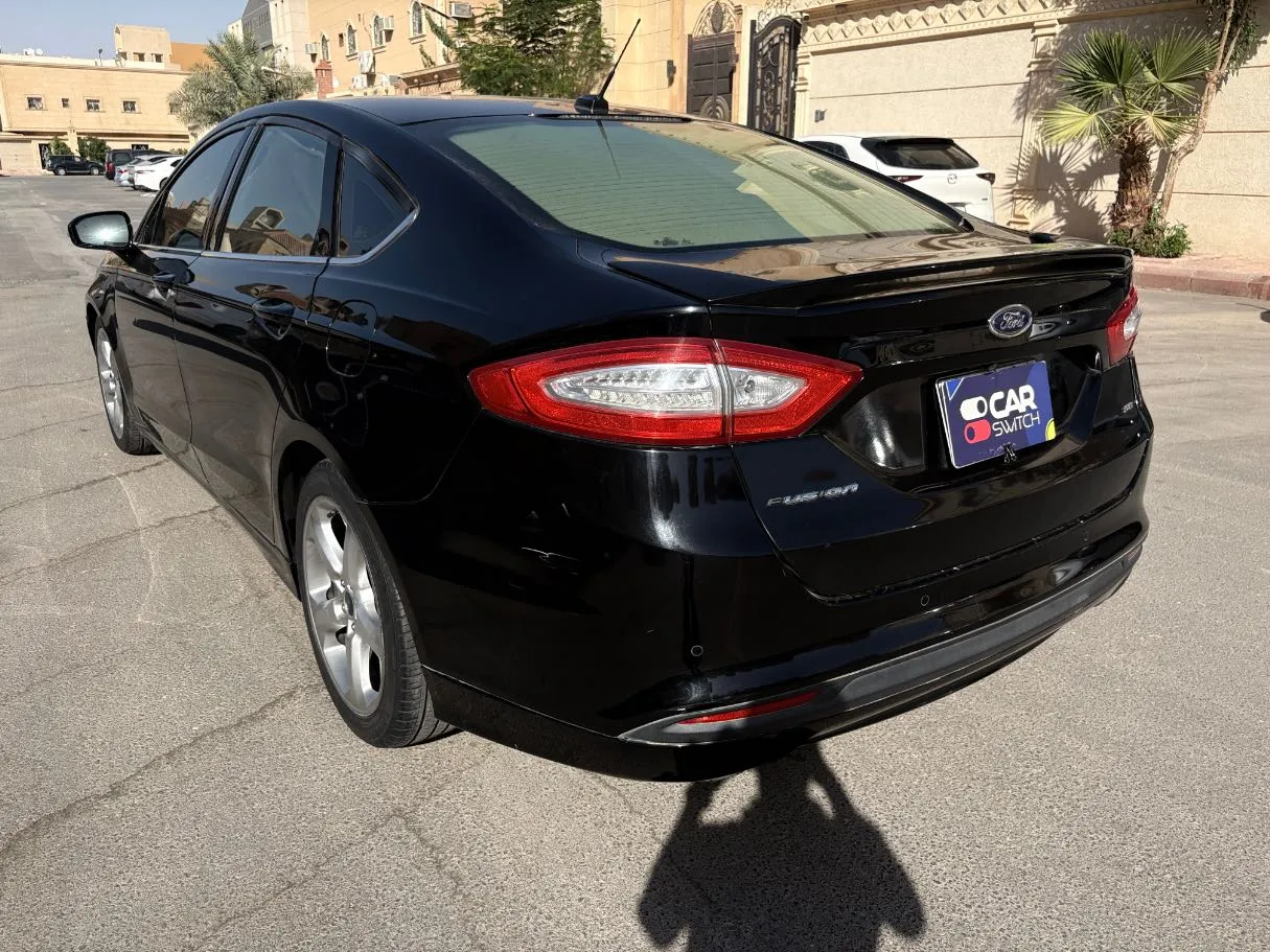 Car image 7