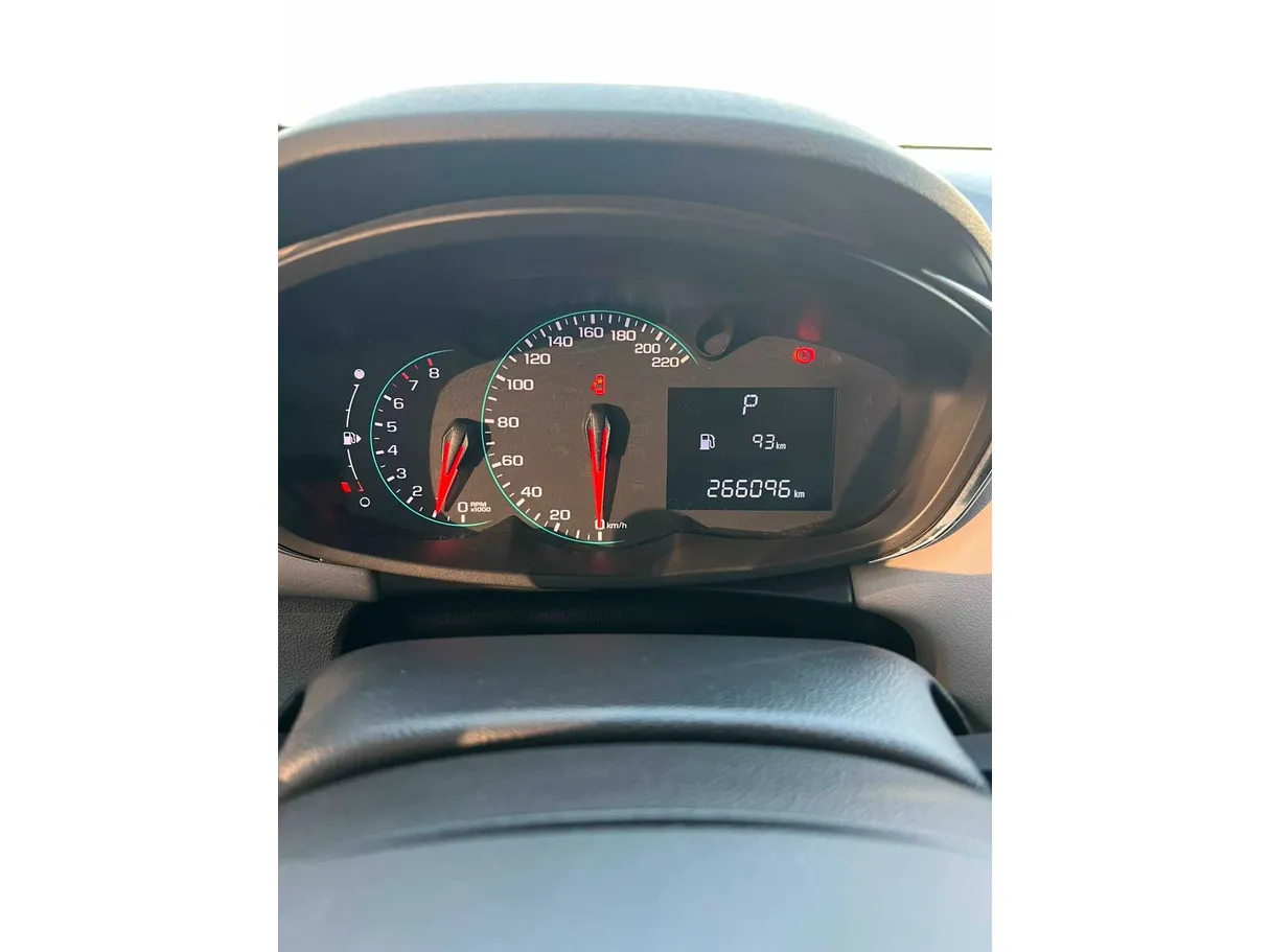 Car image 18