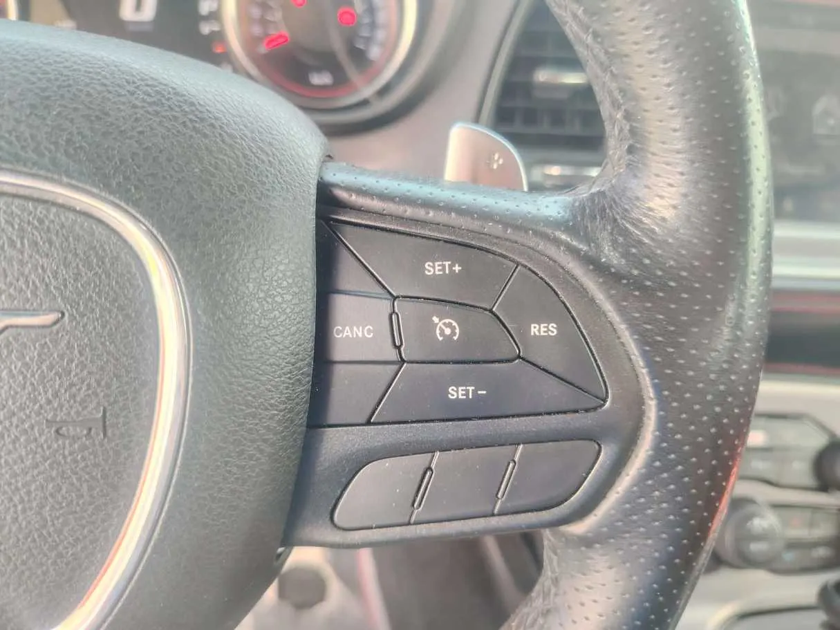 Car image 33