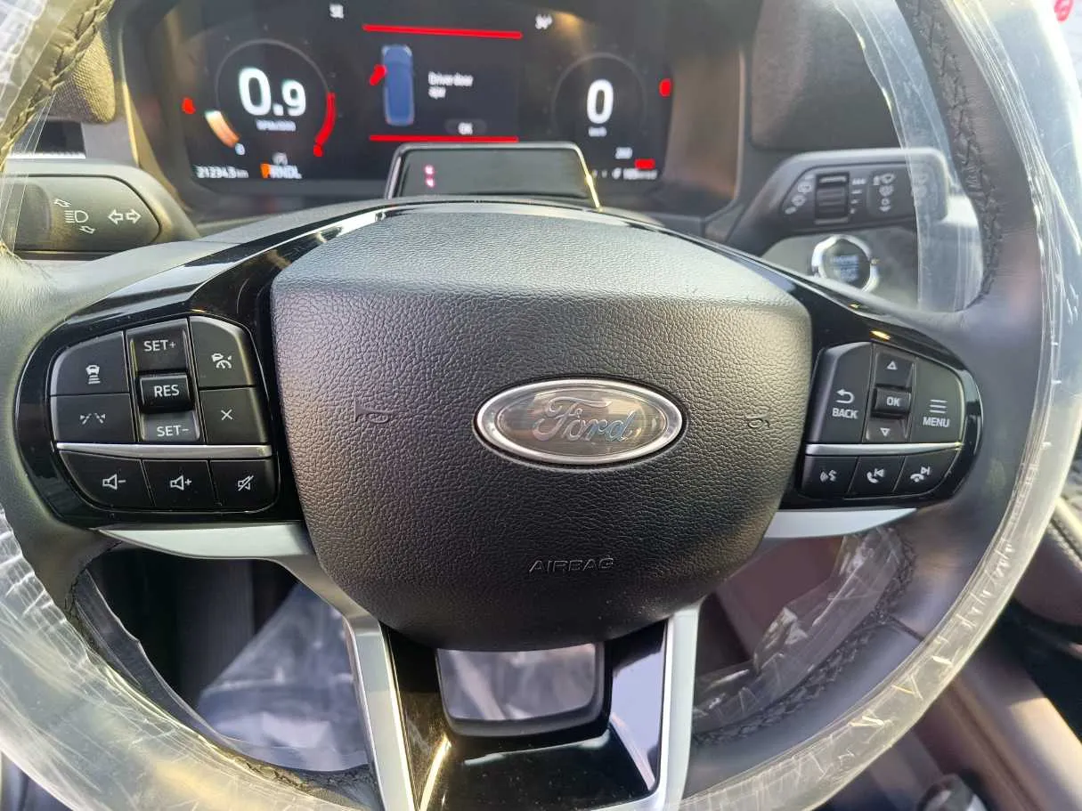 Car image 31