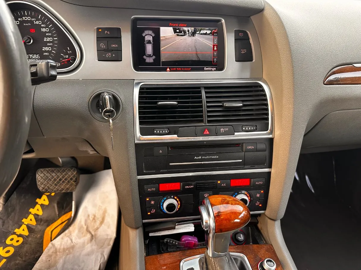 Car image 20