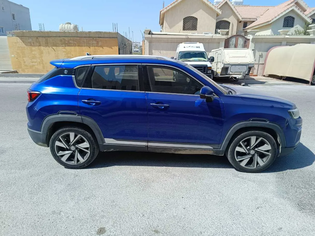 Car image 4