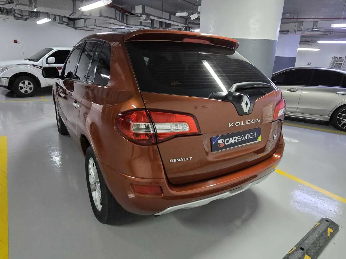 Car image 7