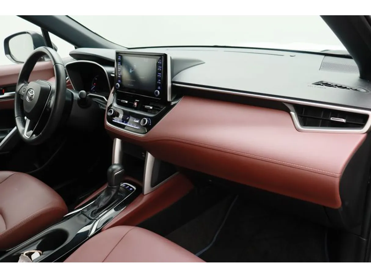 Car image 10