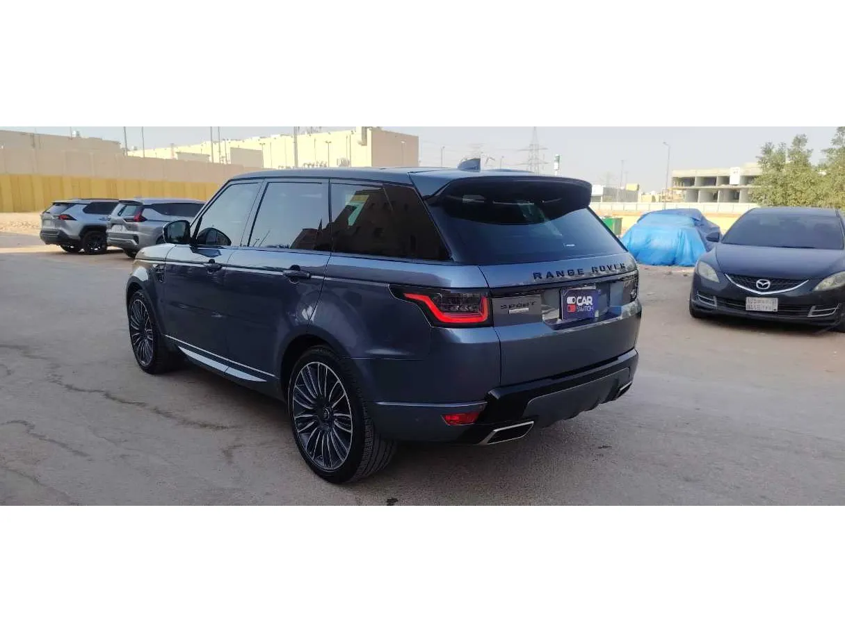Car image 7