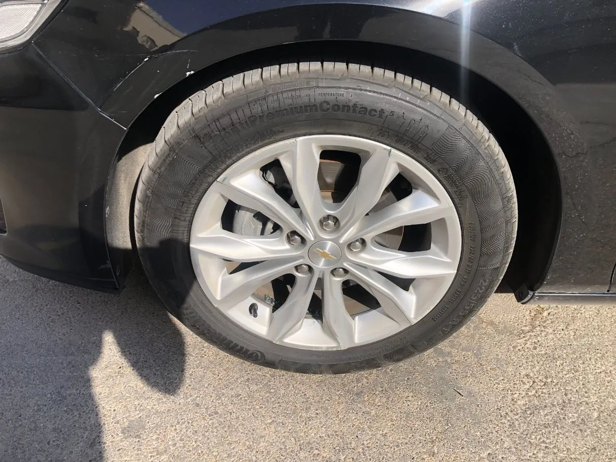 Car image 10