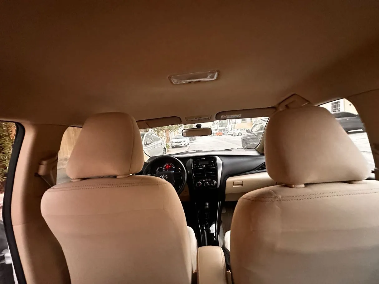 Car image 16