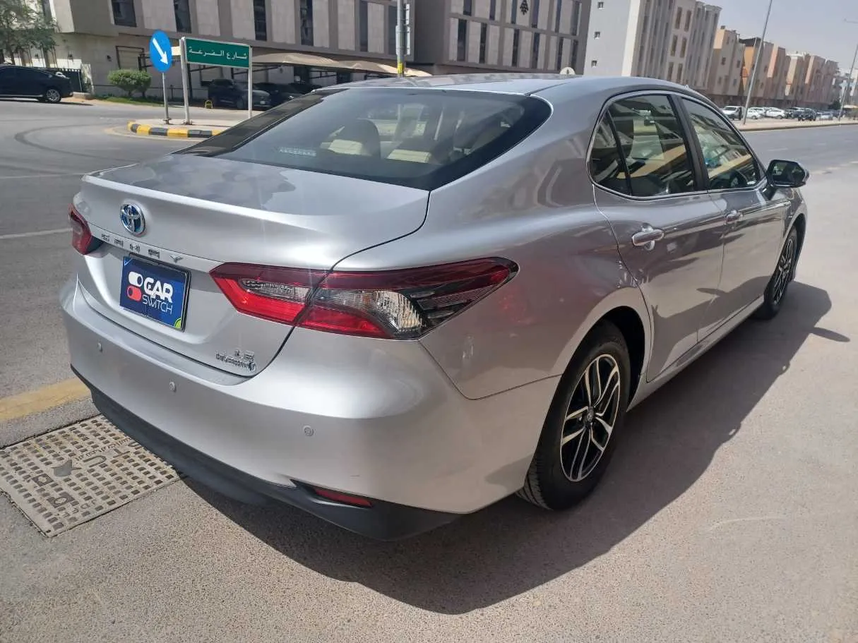 Car image 5