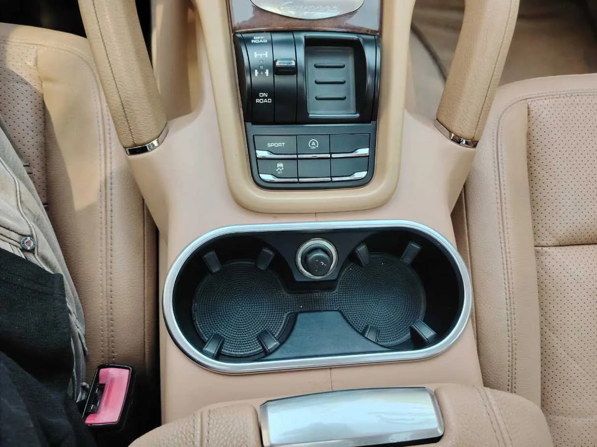 Car image 44