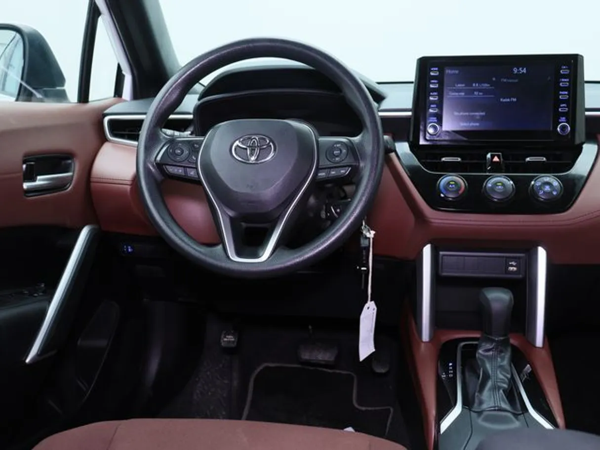 Car image 15