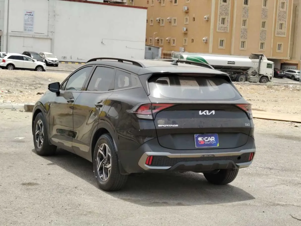 Car image 7