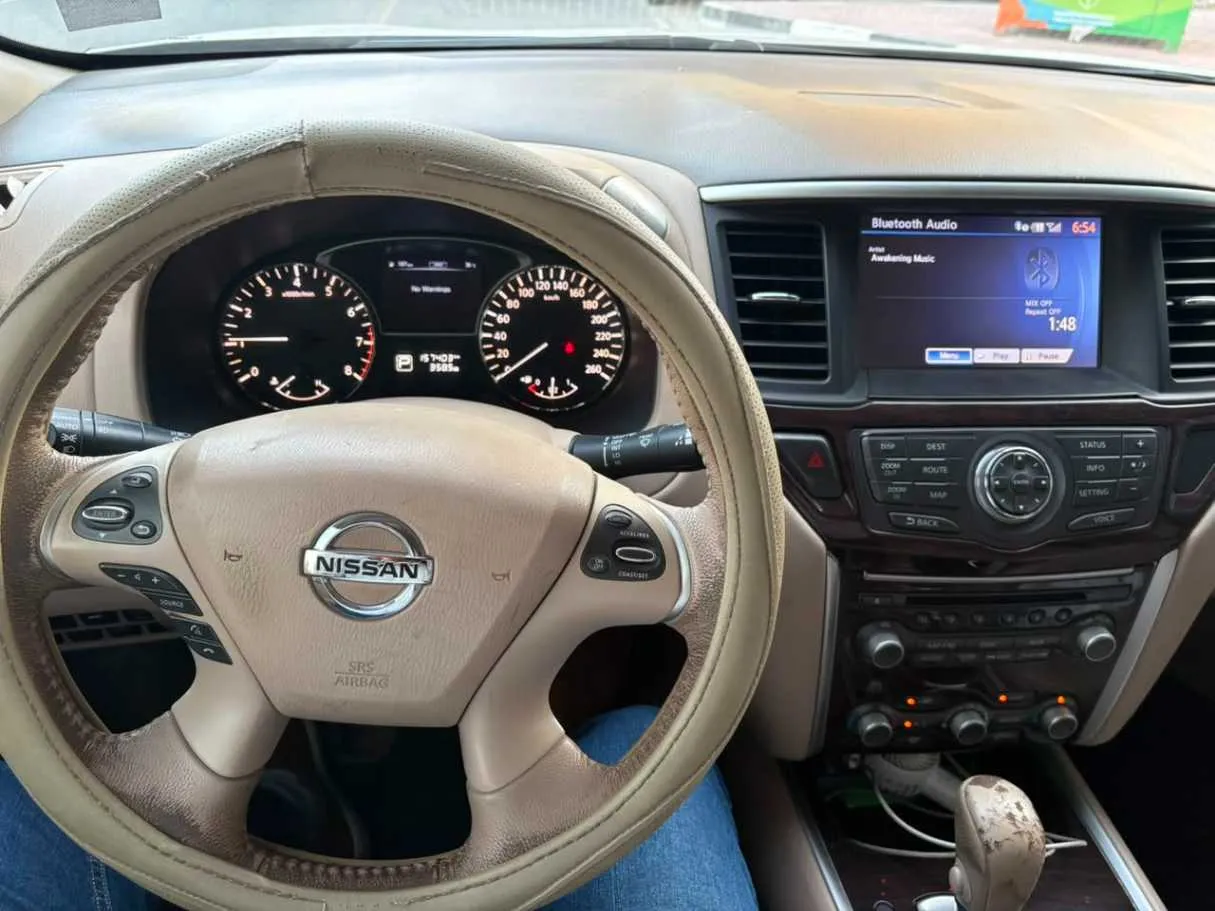 Car image 10