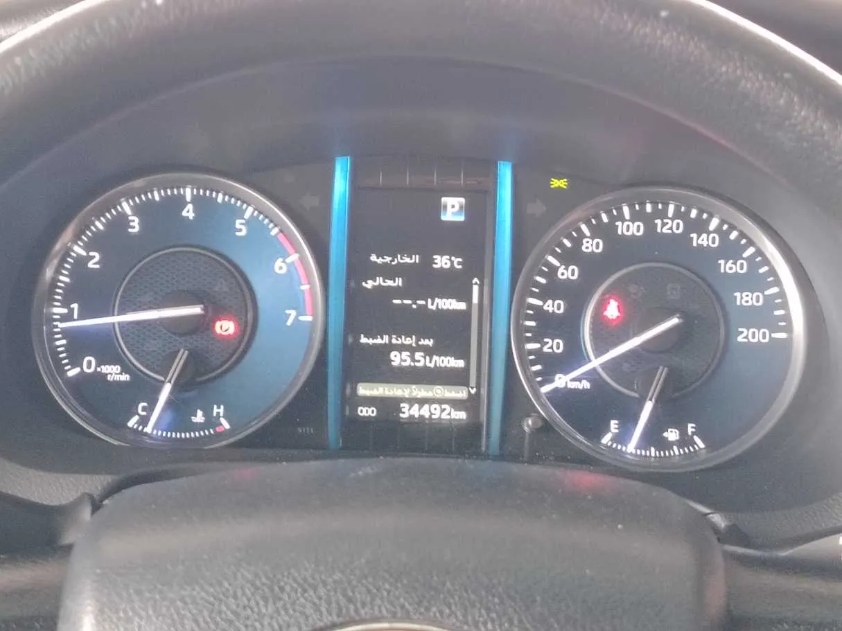 Car image 26