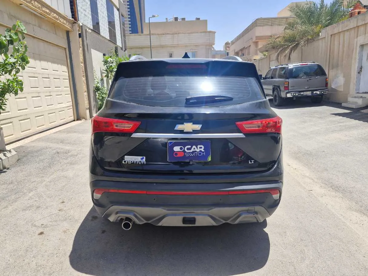 Car image 6