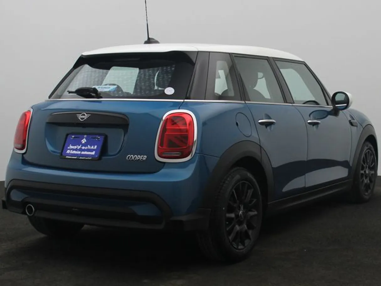 Car image 2