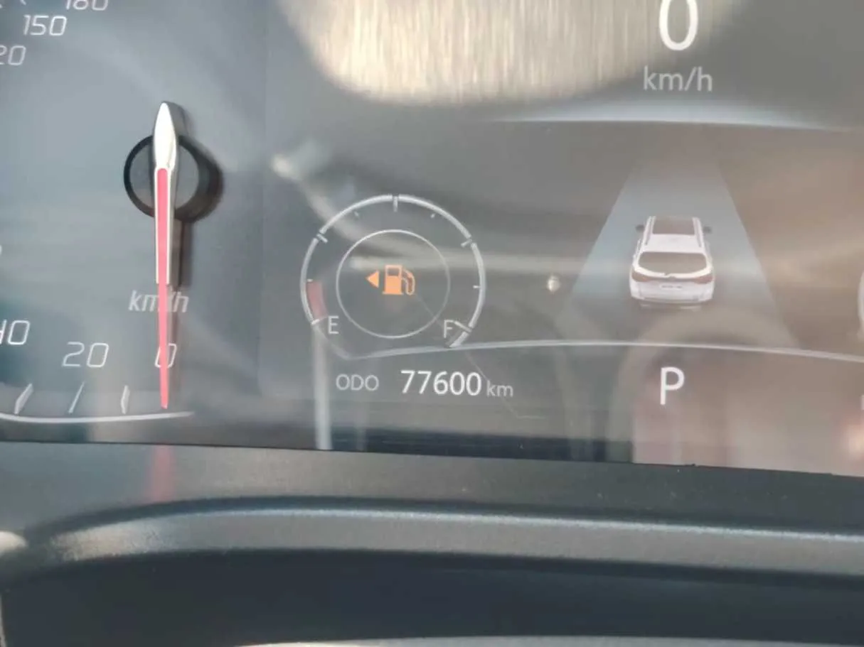 Car image 18