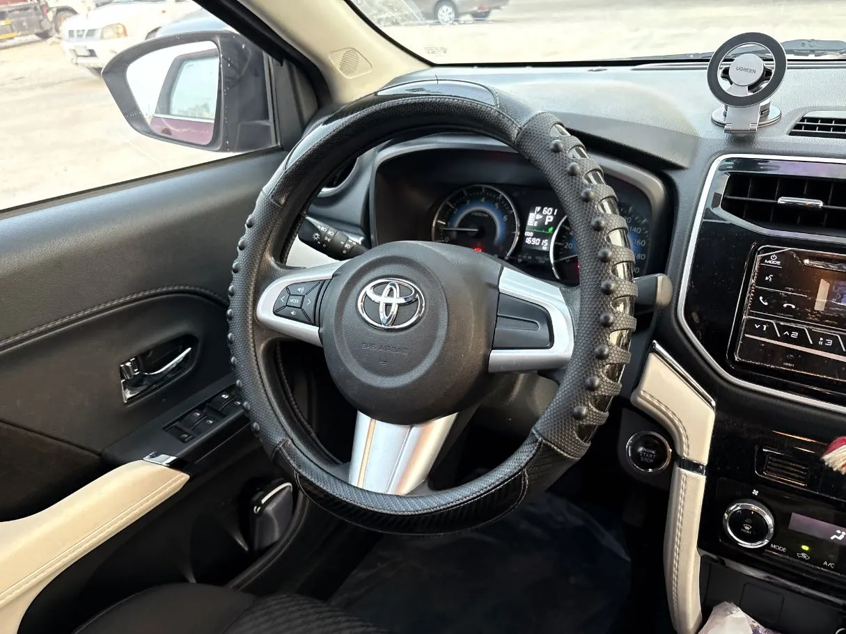 Car image 21